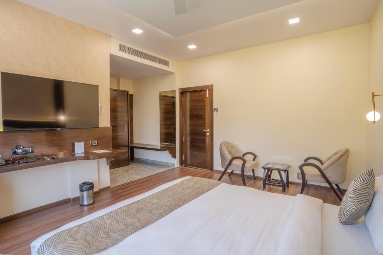 Hotel Stay Casa Bhopal Bagian luar foto