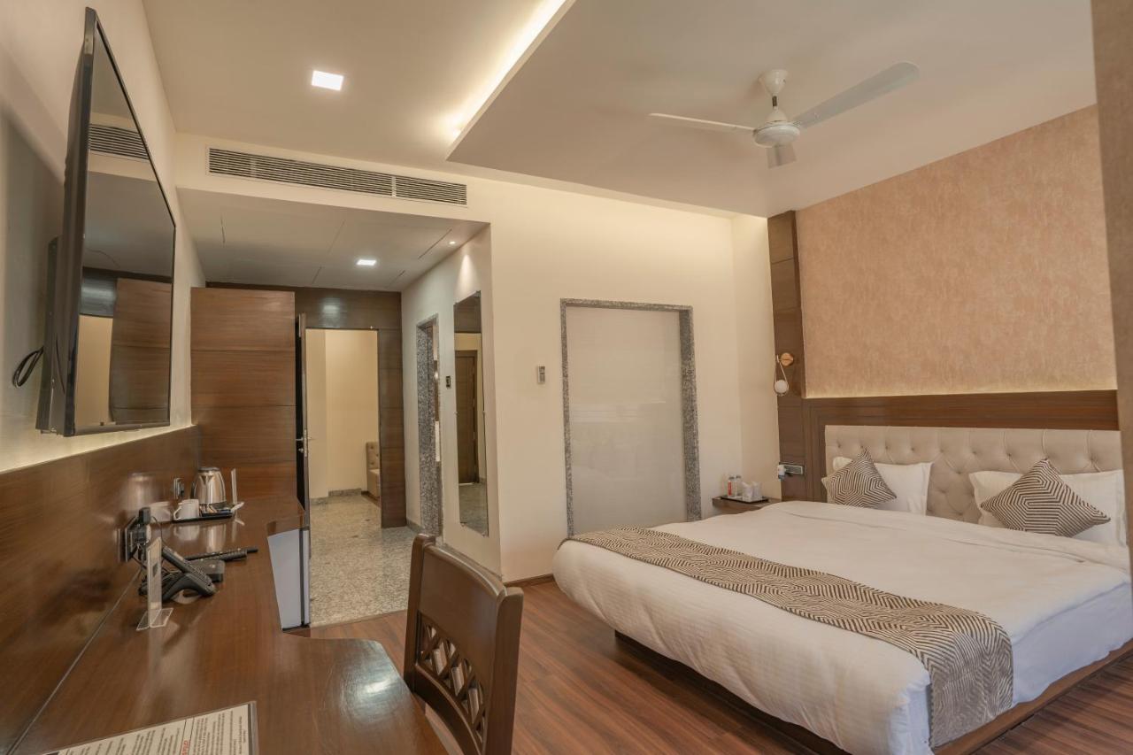 Hotel Stay Casa Bhopal Bagian luar foto