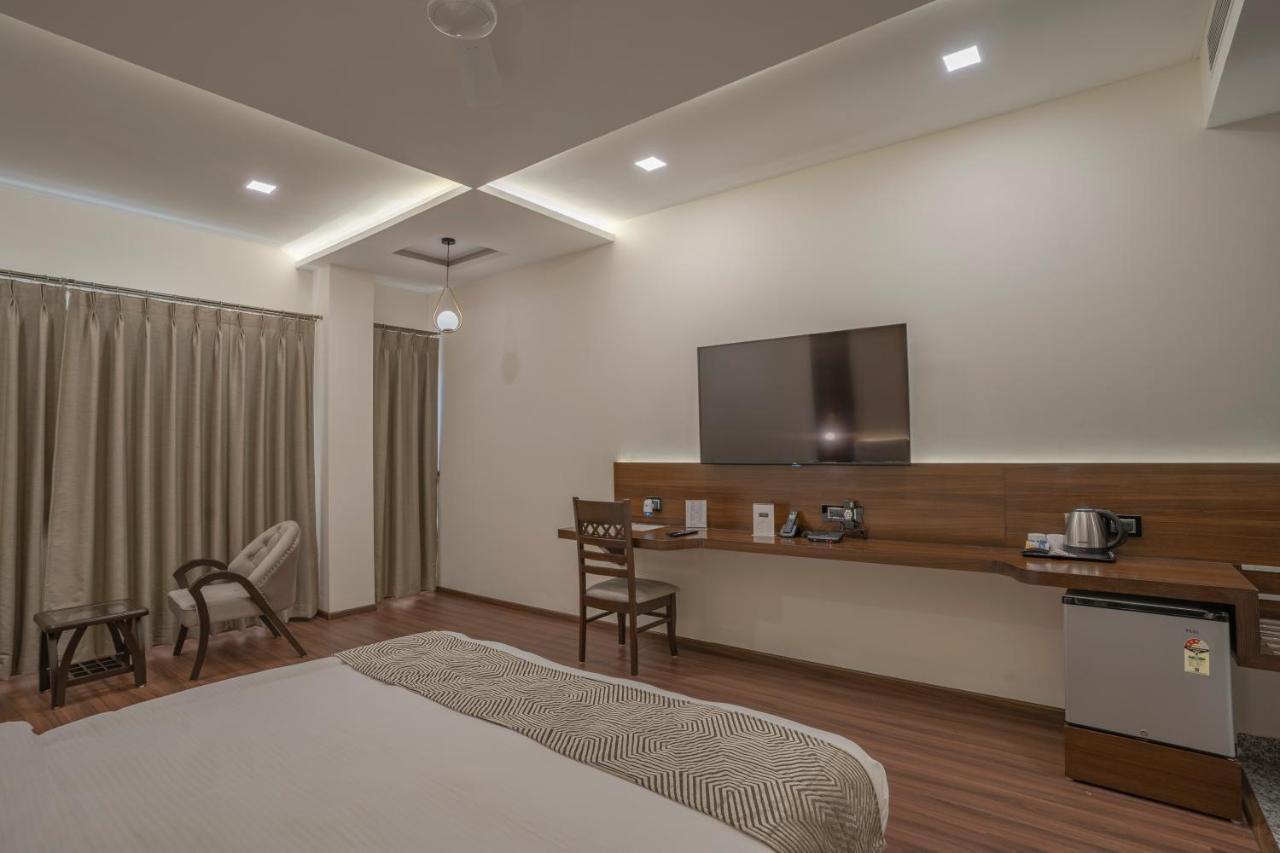 Hotel Stay Casa Bhopal Bagian luar foto